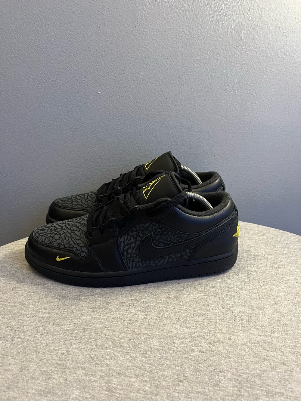 Nike Air Jordan 1 Low SE Black Anthracite Yellow Men’s Shoe Size 10 IM6568-010 - Picture 4 of 12